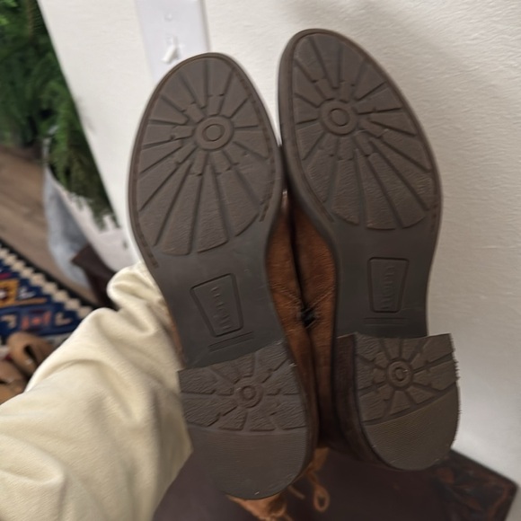 Born Hayden Boots in Rust Tobacco Distressed - Picture 13 of 16